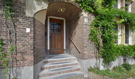 Te Huur: Foto Maatschappelijk vastgoed aan de Berkenbosch Blokstraat 9 in 's-Gravenhage