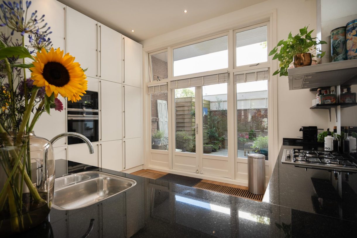 Te koop: Foto Appartement aan de Van Boetzelaerlaan 135 in 's-Gravenhage