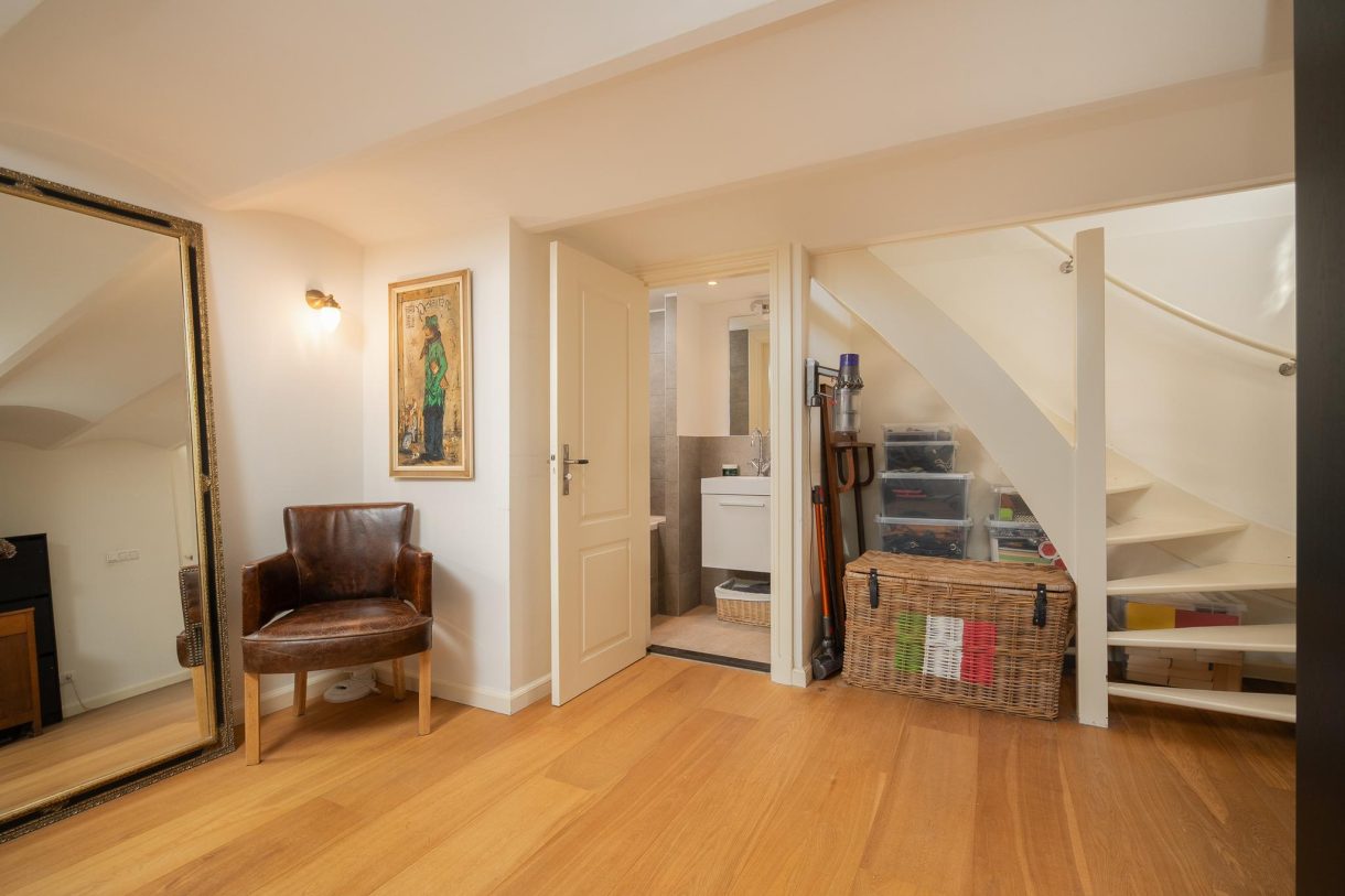 Te koop: Foto Appartement aan de Van Boetzelaerlaan 135 in 's-Gravenhage