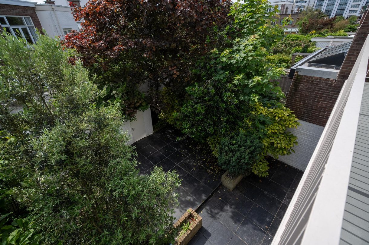 Te huur: Foto Woonhuis aan de Gevers Deynootweg 143 in 's-Gravenhage