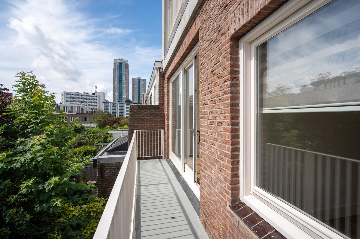 Te huur: Foto Woonhuis aan de Gevers Deynootweg 143 in 's-Gravenhage