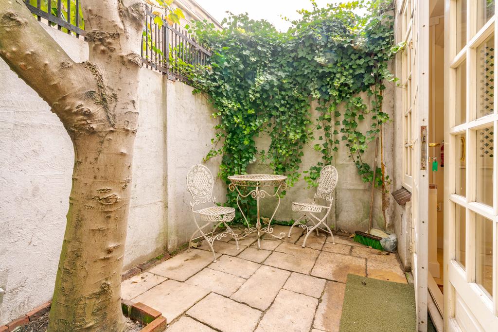 Te huur: Foto Woonhuis aan de Casuariestraat 55 in 's-Gravenhage