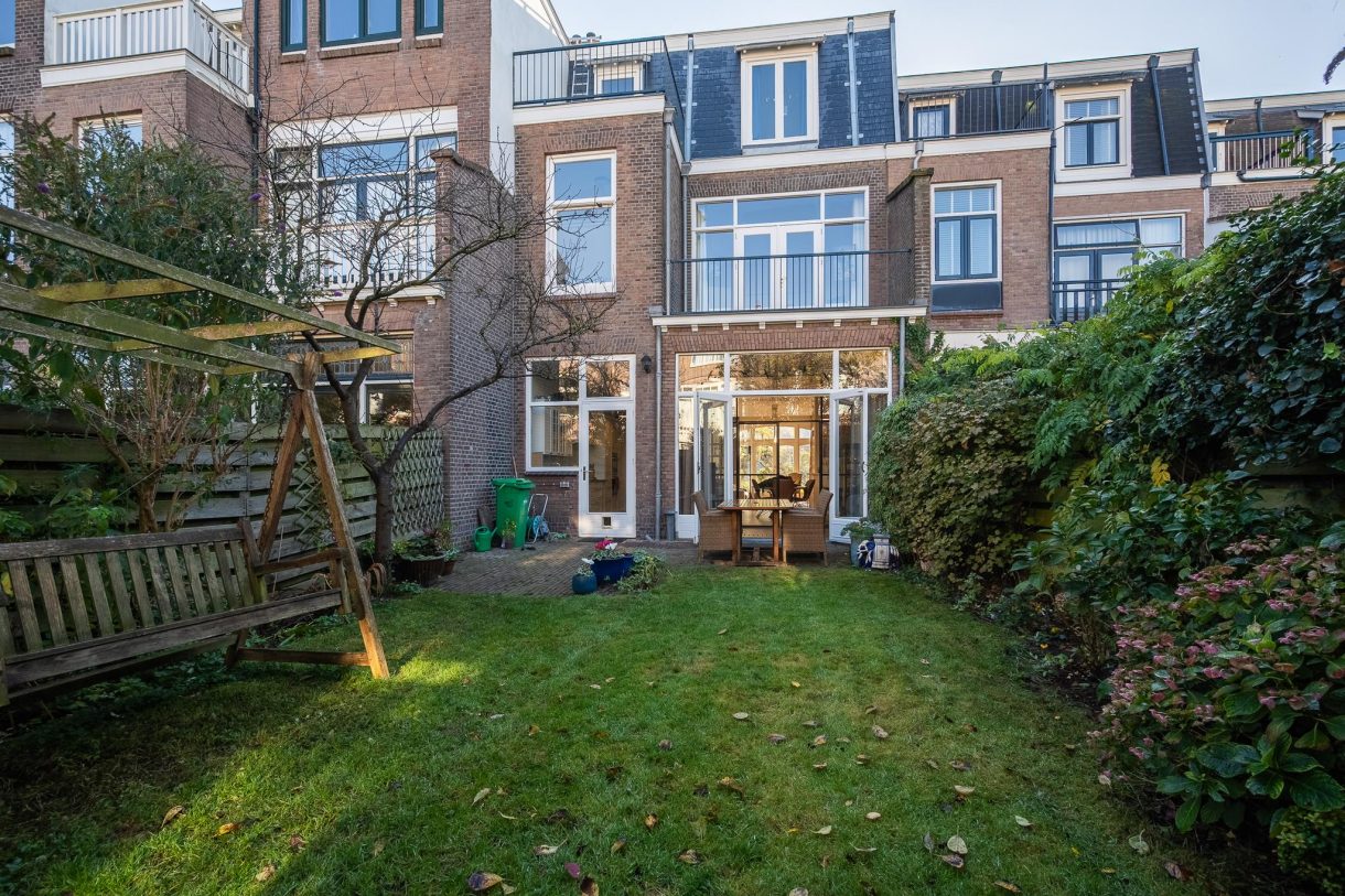 Te huur: Foto Woonhuis aan de Frederik Hendriklaan 13 in 's-Gravenhage