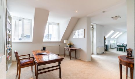 Te koop: Foto Appartement aan de Johan van Oldenbarneveltlaan 23H in 's-Gravenhage