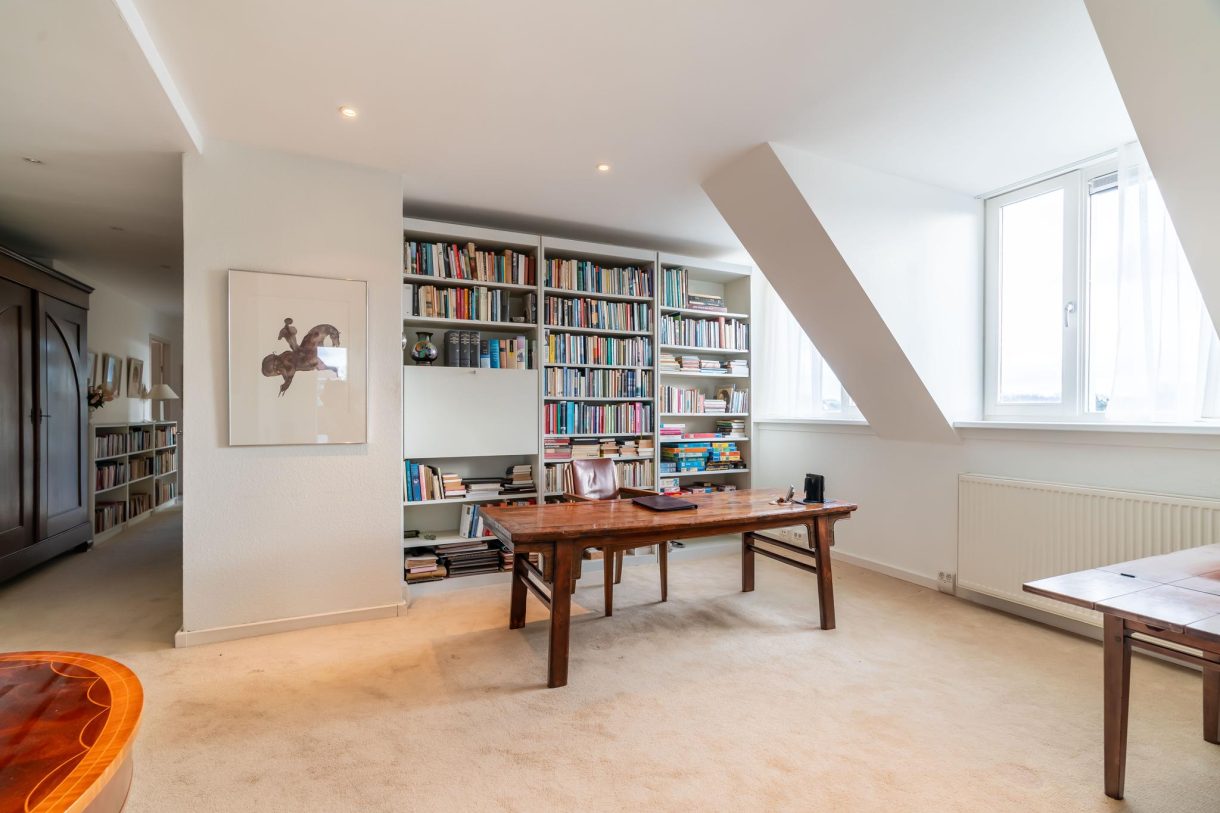 Te koop: Foto Appartement aan de Johan van Oldenbarneveltlaan 23H in 's-Gravenhage