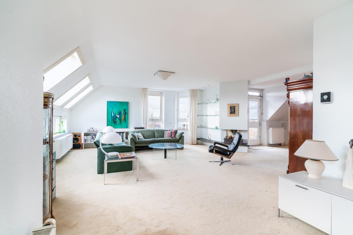 Te koop: Foto Appartement aan de Johan van Oldenbarneveltlaan 23H in 's-Gravenhage