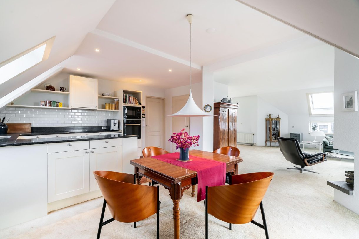 Te koop: Foto Appartement aan de Johan van Oldenbarneveltlaan 23H in 's-Gravenhage