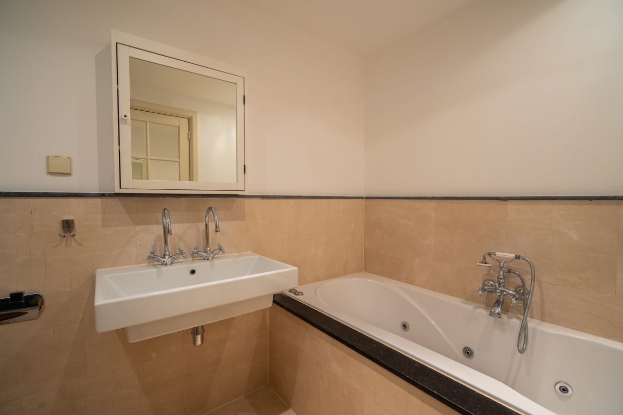 Te koop: Foto Appartement aan de Willemstraat 89 in 's-Gravenhage