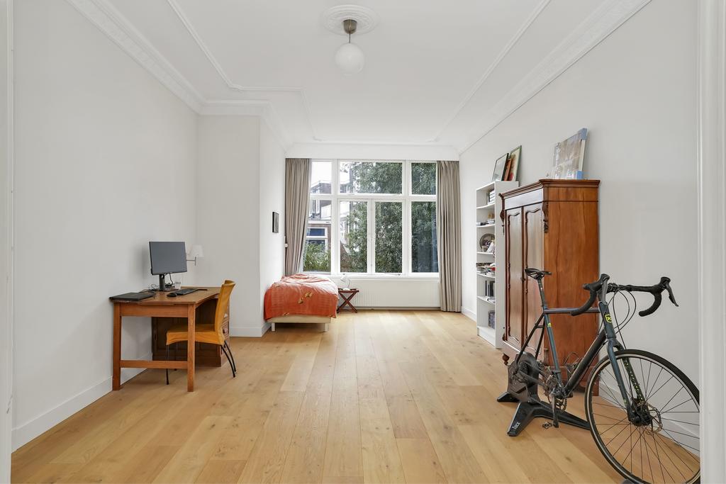 Te huur: Foto Woonhuis aan de Van Boetzelaerlaan 37 in 's-Gravenhage