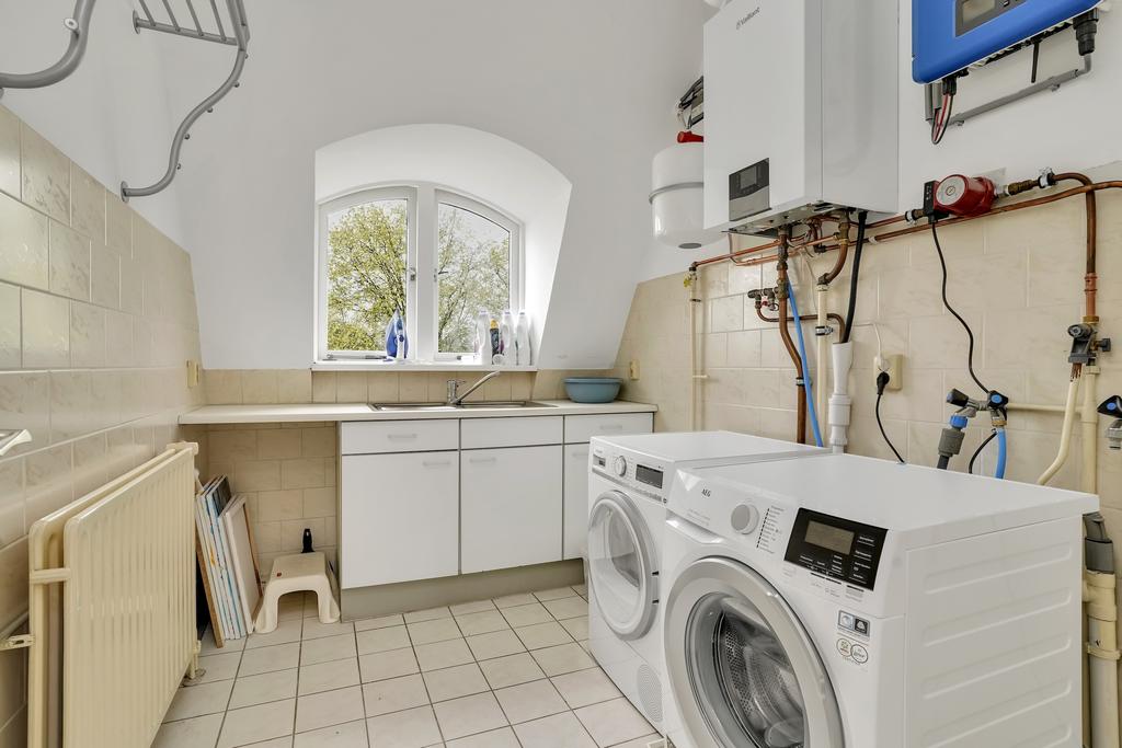 Te huur: Foto Woonhuis aan de Van Boetzelaerlaan 37 in 's-Gravenhage