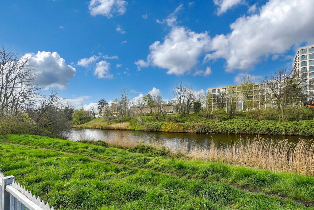 Te huur: Foto Woonhuis aan de Van Boetzelaerlaan 37 in 's-Gravenhage